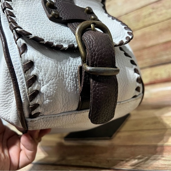 Stylish White Leather Women's Bag - Picture 4 of 10